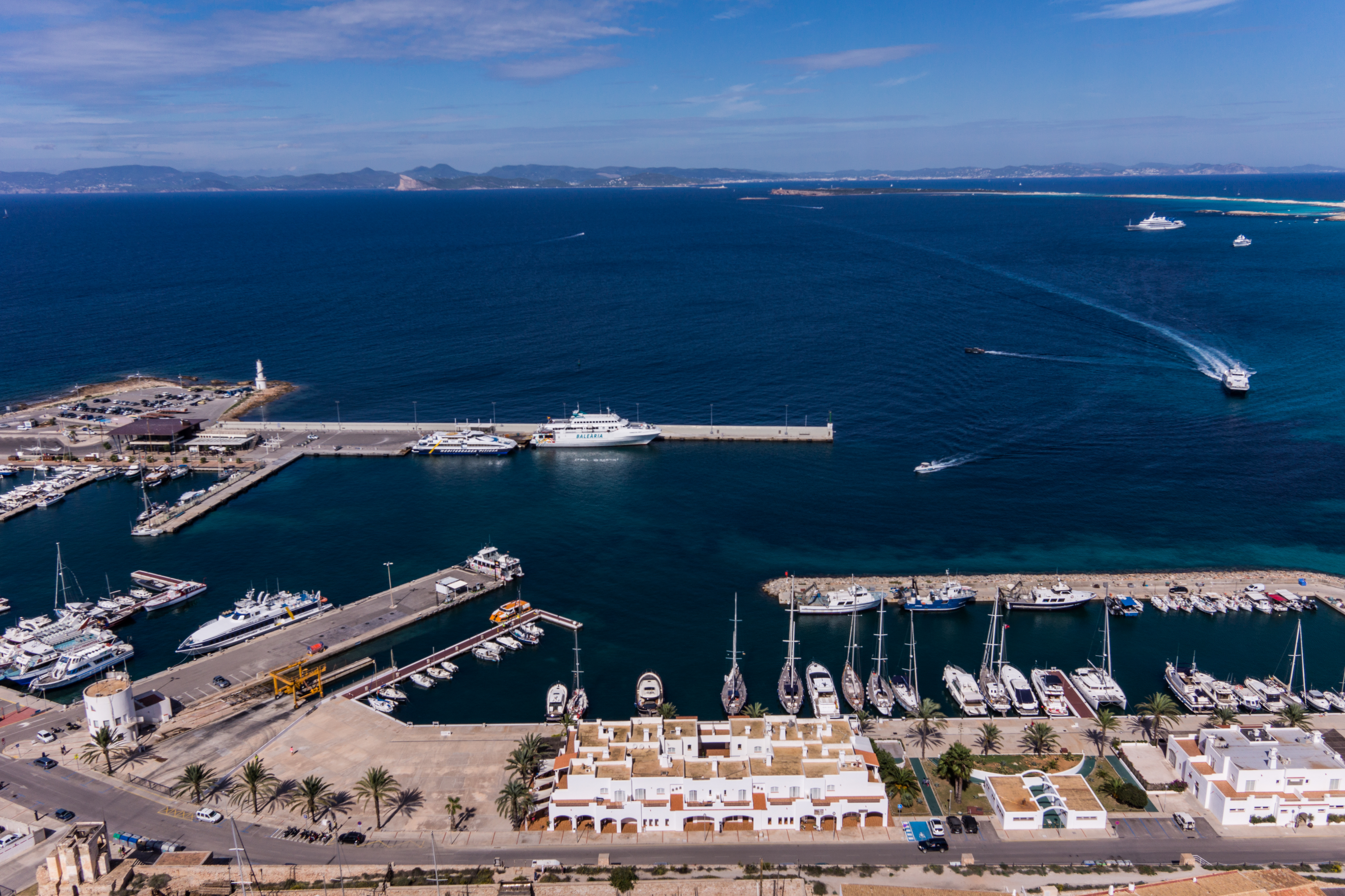 Surt a concurs la gestió d'amarradors i edificis per a una concessió nàutica esportiva del port de la Savina