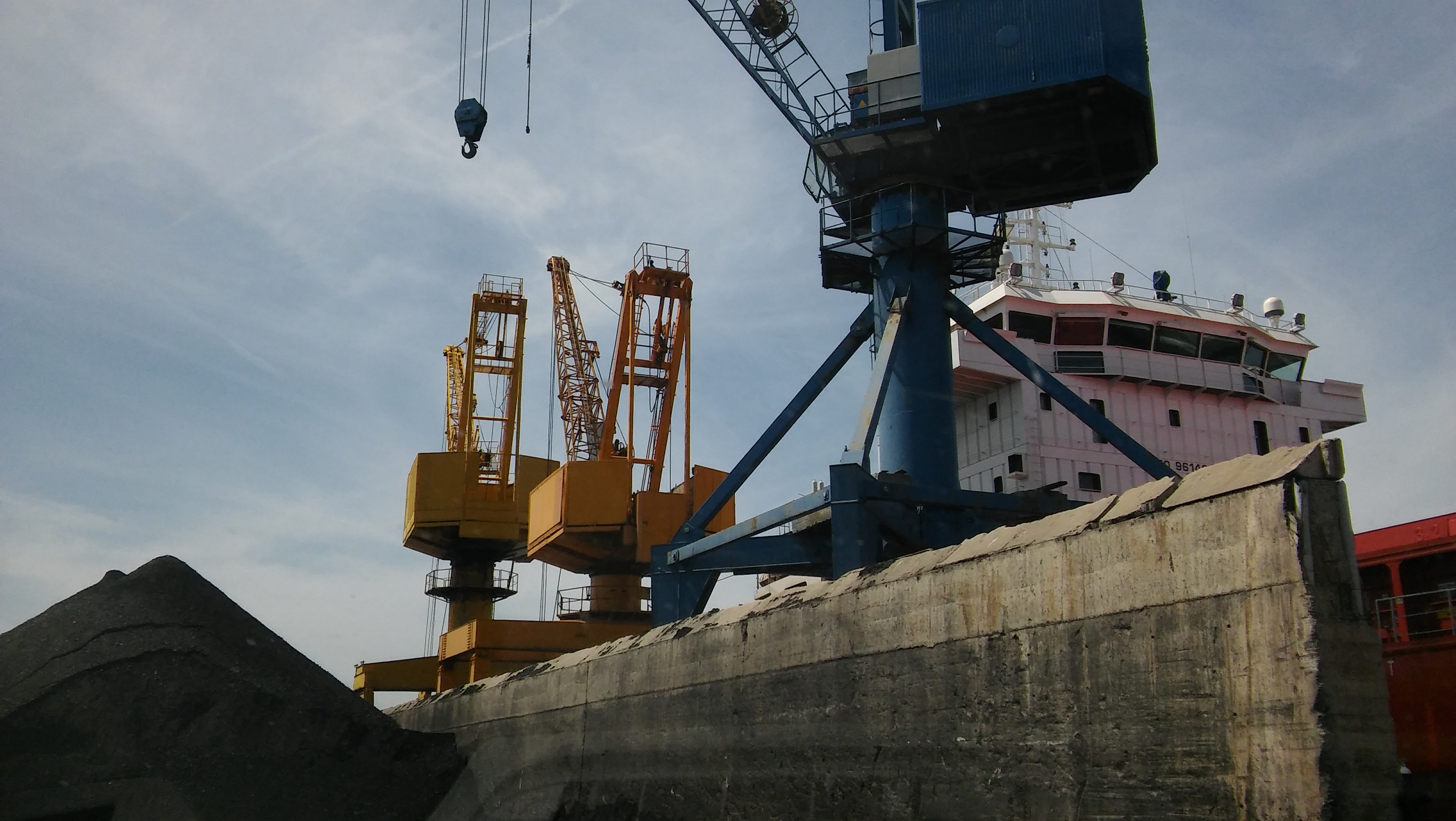 The presence of coal in the port of Alcúdia is reduced