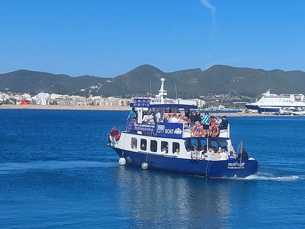 19.000 cruceristas utilizan el servicio de transporte marítimo City Boat en el puerto de Eivissa en tres meses