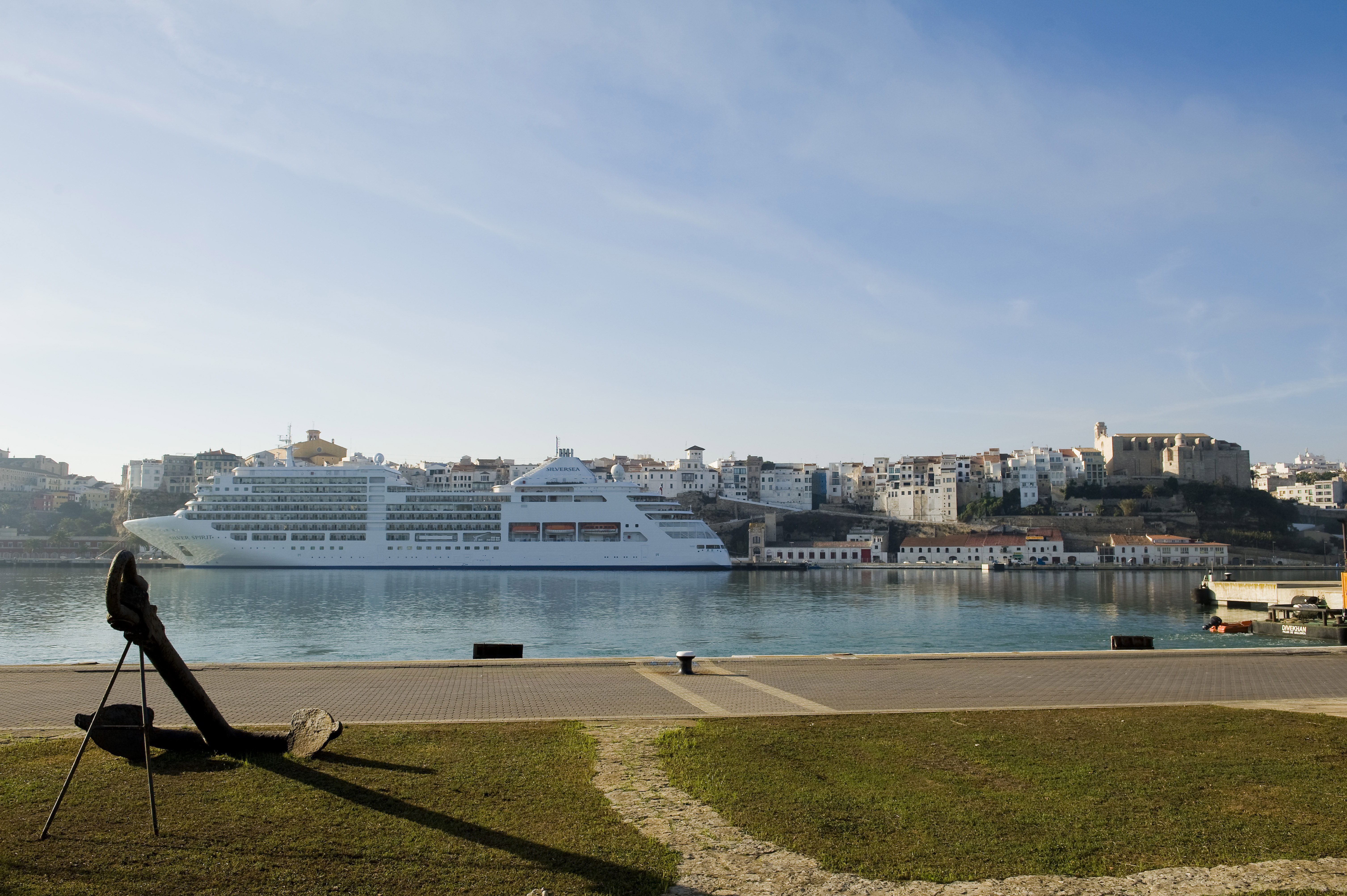 The APB and the Council of Mahon agree to reduce the water supply to cruise ships 