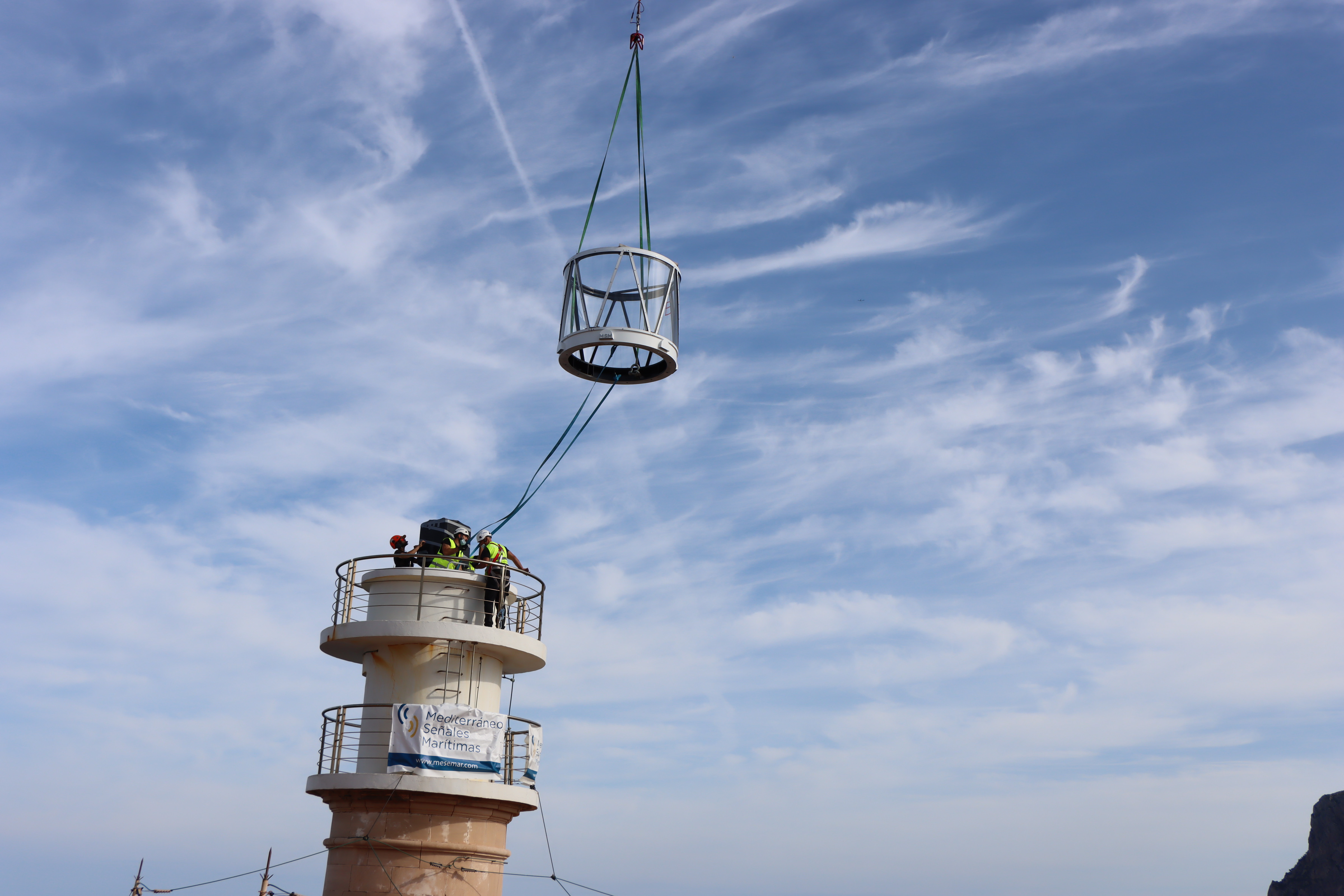 The light of the Tramuntana lighthouse on the island of Dragonera has been replaced