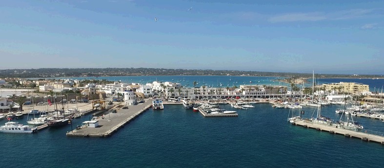 Die APB verstärkt die Kontrolle und Sicherheit des Seeverkehrs im Hafen von La Savina