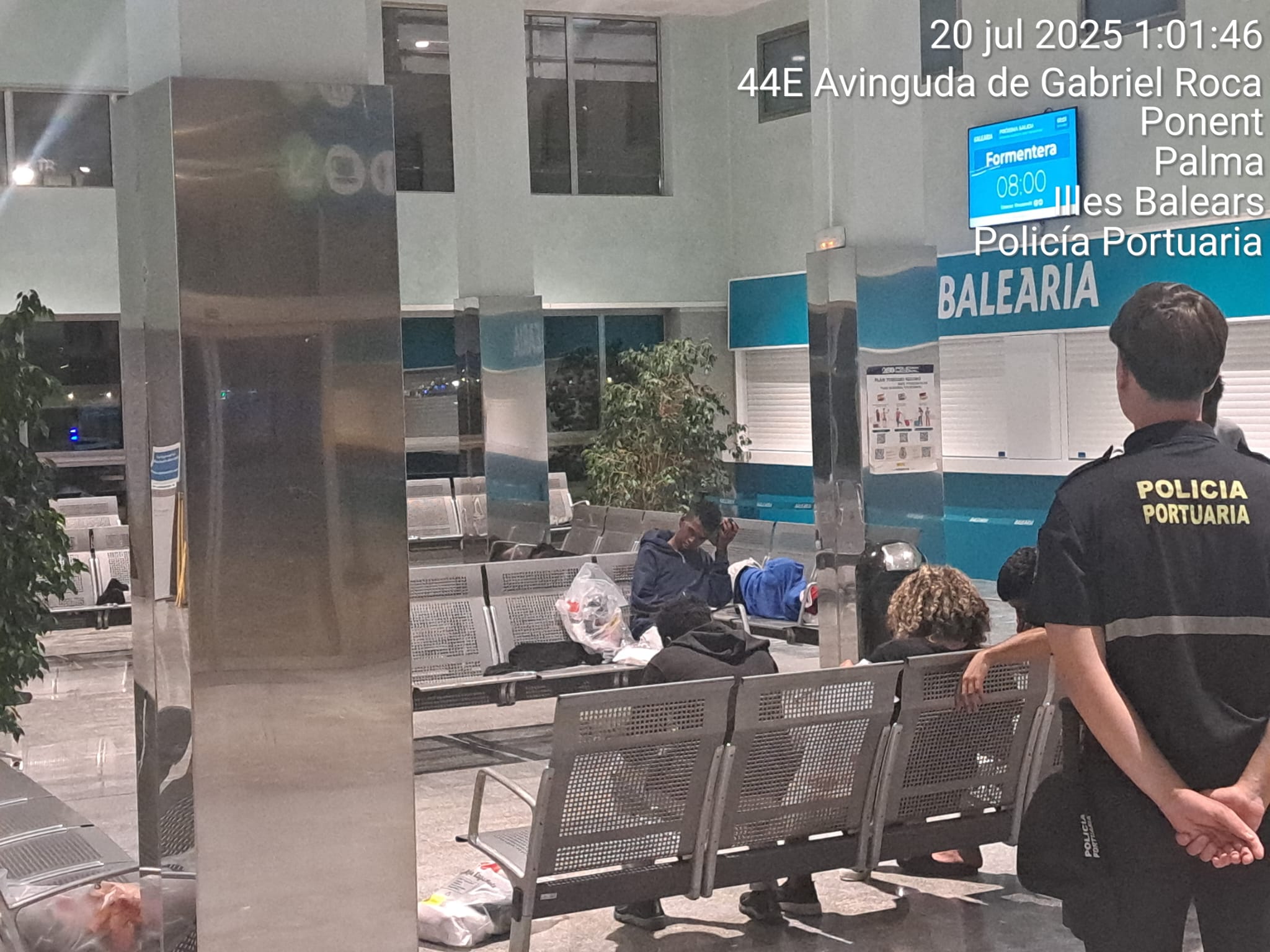 El puerto de Palma abre la EM3 por la noche para acoger a migrantes con destino a la Península