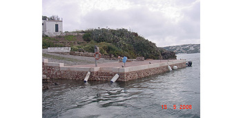 The PAB reconstructs the landing pier on the Isla del Rey in the Port of Maó